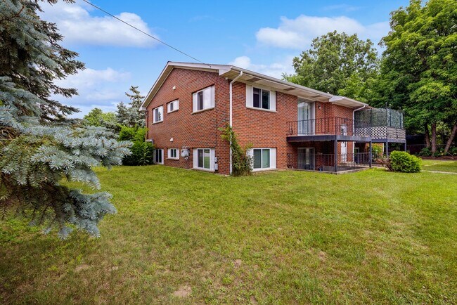 Foto del edificio - 590 54th St SE