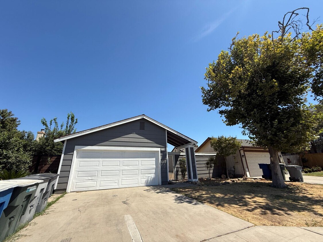 Foto principal - Must see! 2-bedroom, 2-bathroom single-sto...