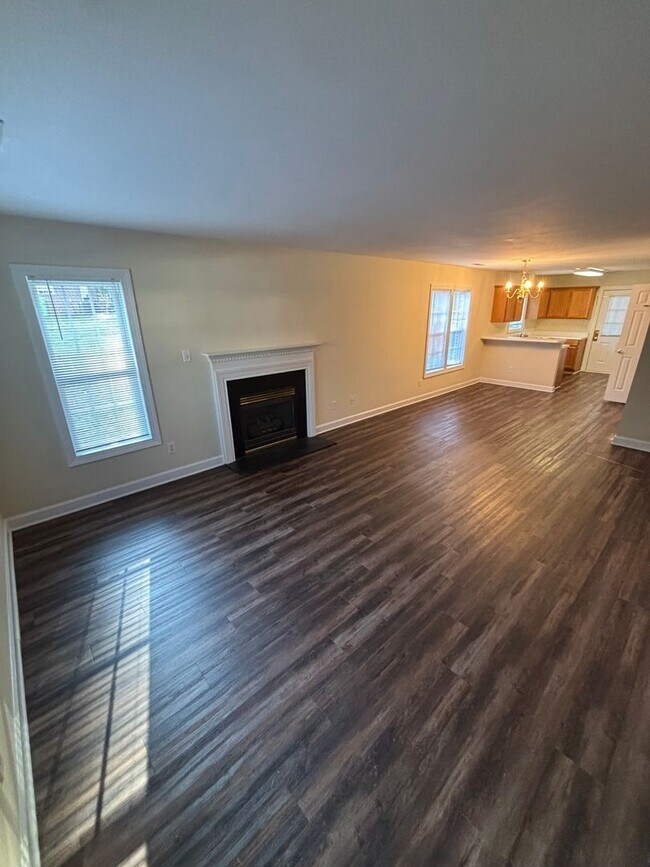 Building Photo - 5221 Westpine Ct