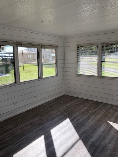 Large windows with lake view - 2849 Tindel Camp Rd