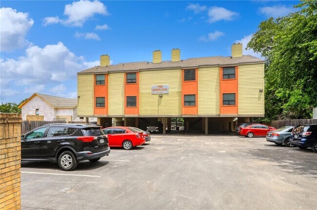 Foto del edificio - 908 Poplar St