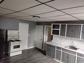 Building Photo - 50 Welton St