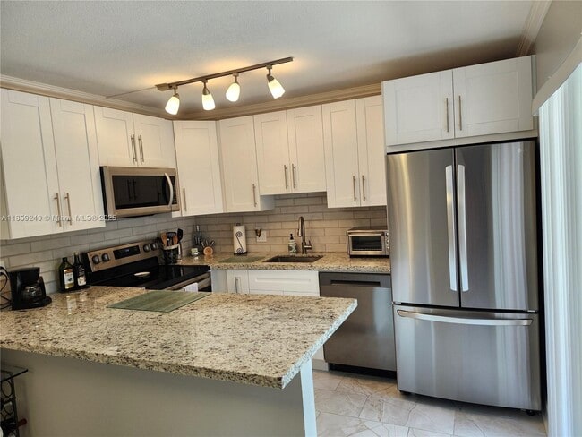 Building Photo - 1460 Augusta Cir