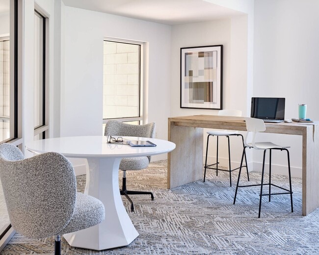 Building Photo - The Maggie