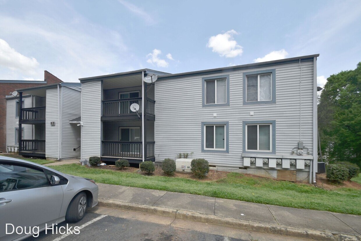 Foto principal - 2 br, 2 bath House - 821-H Farmhurst Dr