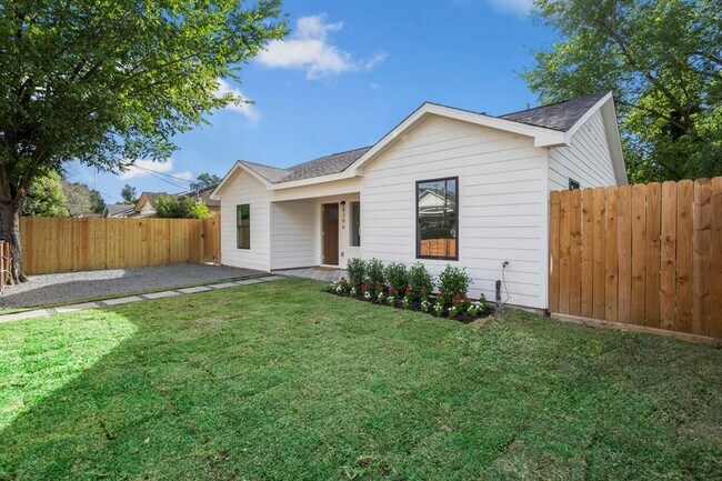 Building Photo - 4206 Gano St