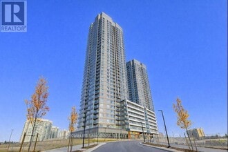 Building Photo - 30 Upper Mall Wy