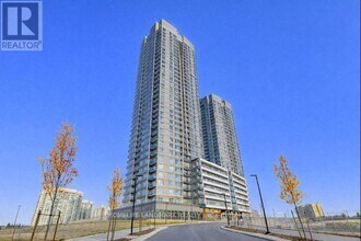 Building Photo - 30 Upper Mall Wy