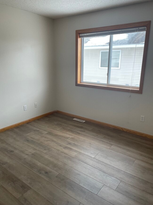 Building Photo - 312 Tanager Path