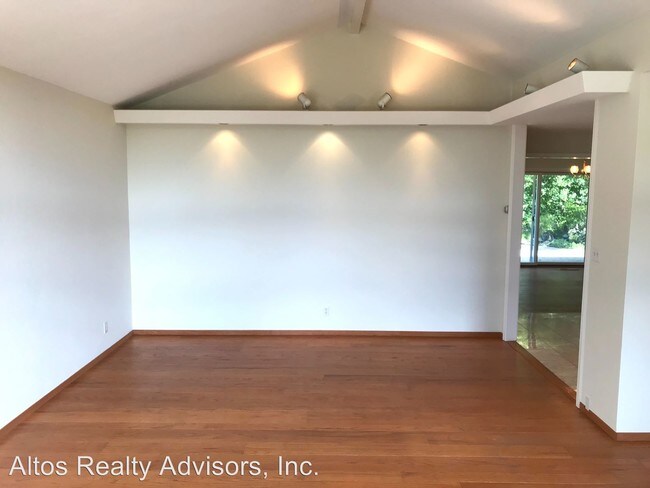 Building Photo - 4 br, 2.5 bath House - 26535 Weston Drive