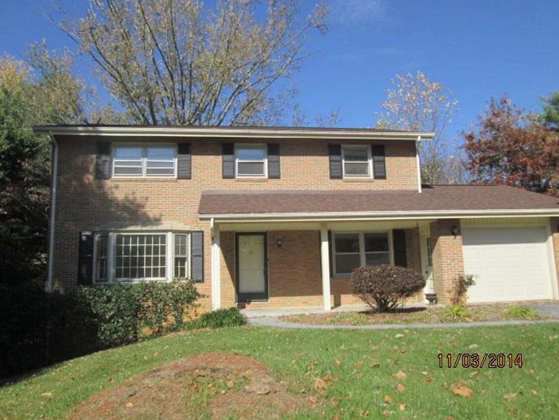 Primary Photo - 4 Bedroom 2.5 Bath House 1 Car Garage