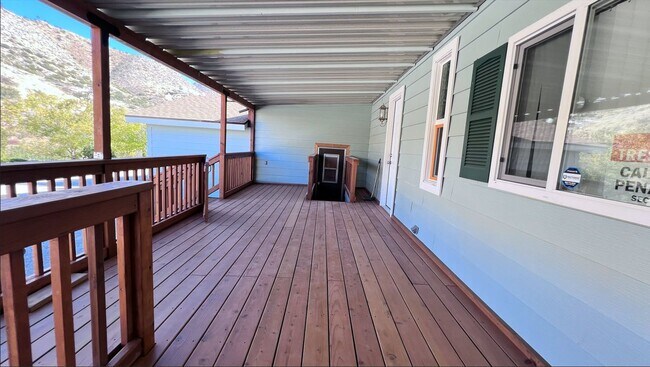 Foto del edificio - 121 Larch Ct