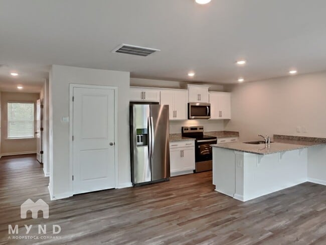 Building Photo - 5167 Hyrule Dr