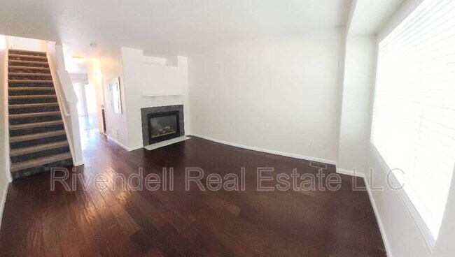 Foto del edificio - 2044 Oakcrest Cir