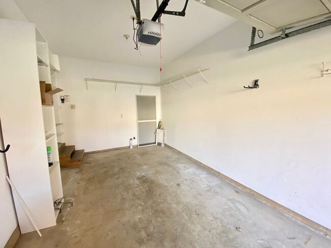 Building Photo - Beautiful Yardley Townhome