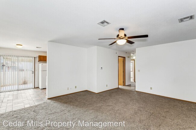 Foto del edificio - 3 br, 2 bath House - 301 N Zachary Dr.