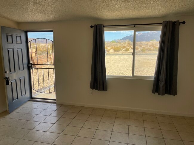 Building Photo - 73858 Sun Valley Dr