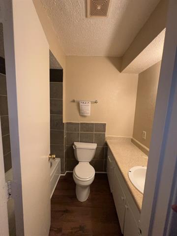 Building Photo - 324 Rita Dr