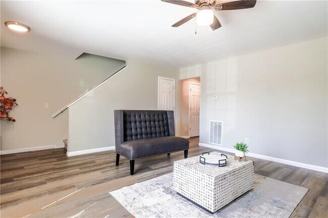 Building Photo - 5823 Strathmoor Manor Cir