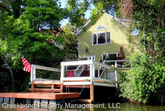 Building Photo - 3 br, 2.5 bath House - 751 Lake Frances Dr