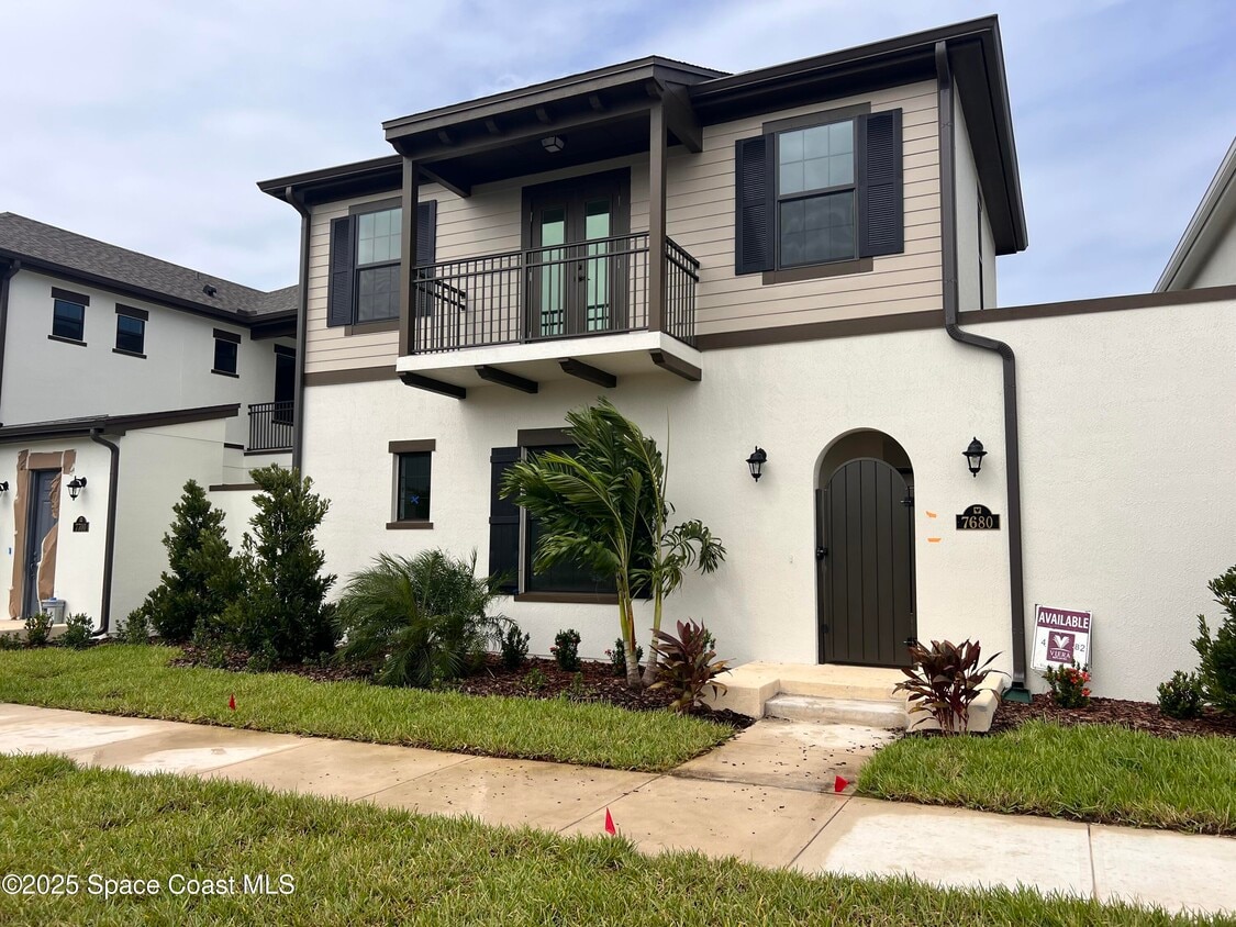 Foto principal - 7680 Allure Dr