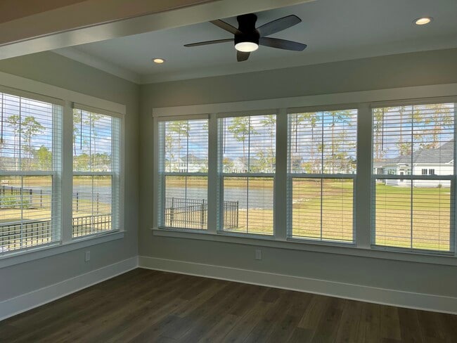 Foto del edificio - 2034 Comradery Way