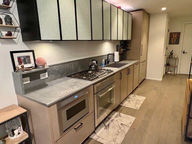 Foto del edificio - 1425 Hudson St