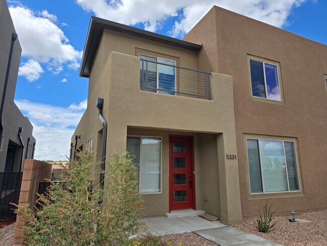 Foto del edificio - Modern Santa Fe Townhome