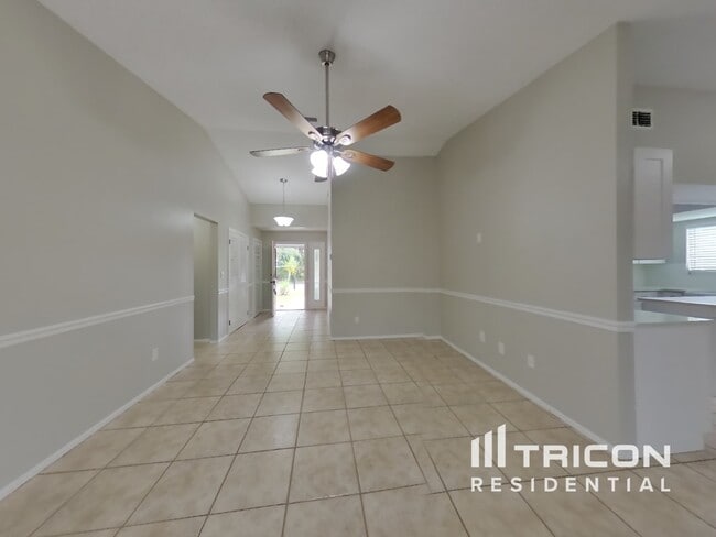 Building Photo - 978 N Jerico Dr