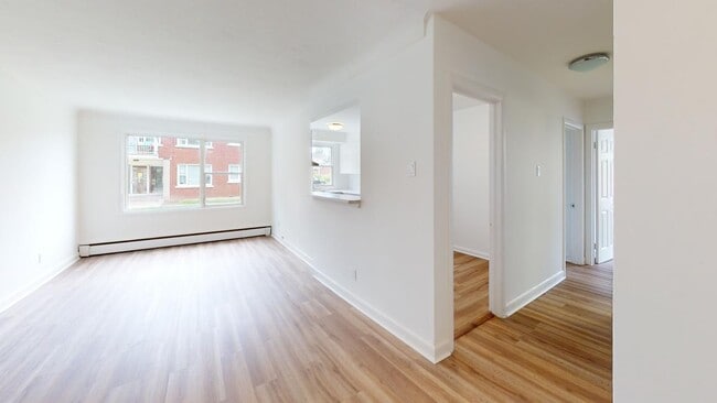 Interior Photo - 362 McArthur & 388-390 Irwin Miller