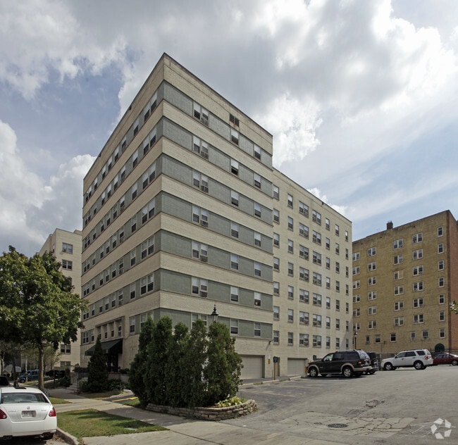 Shoreland Manor Apartments in Milwaukee, WI