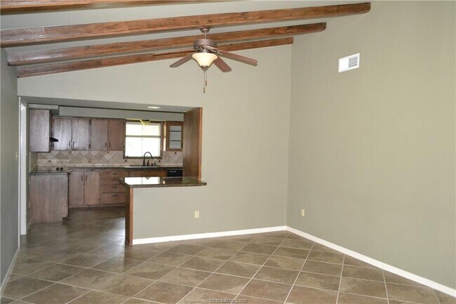 Building Photo - 1300 Laura Ln