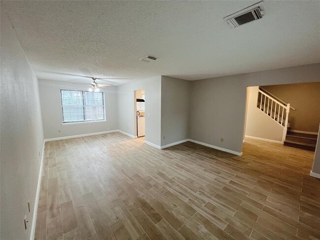 Building Photo - 15 Sandpebble Dr