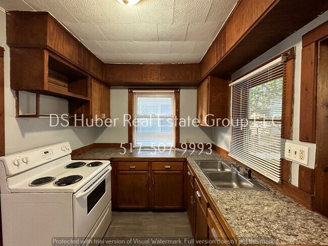 Foto del edificio - 1415 Lansing Ave