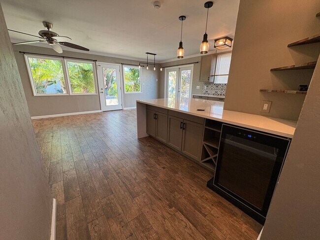 Foto del edificio - 3 bed, 2 bath House in Clairemont with a P...