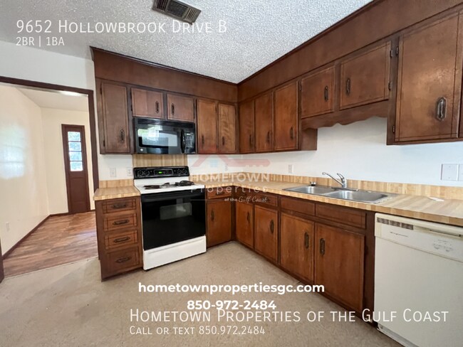 Building Photo - Charming Duplex For Rent