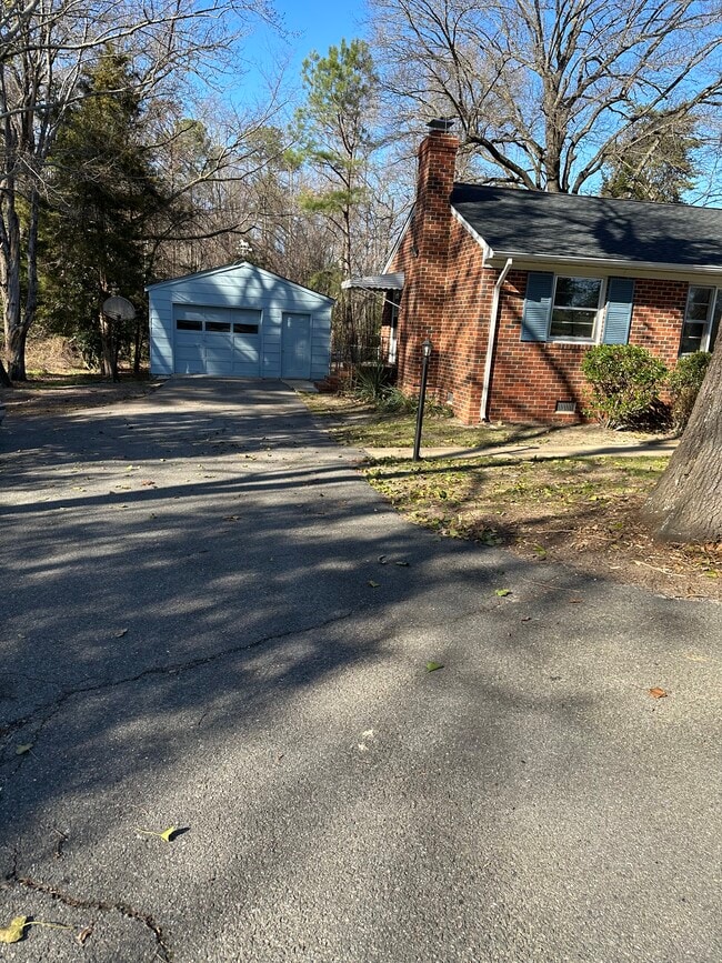 Building Photo - 7435 Walnut Grove Rd