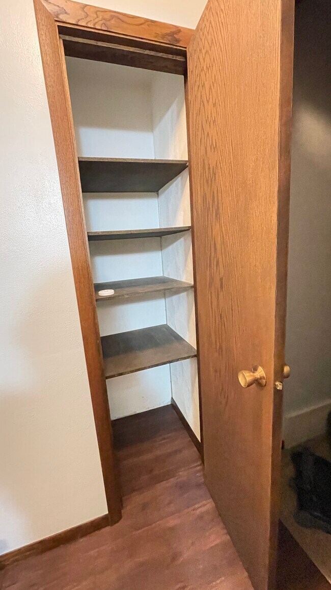 Storage - 1279 Meadow Ln