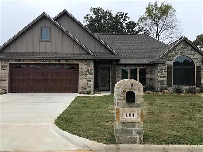 Building Photo - Elkhorn Dr