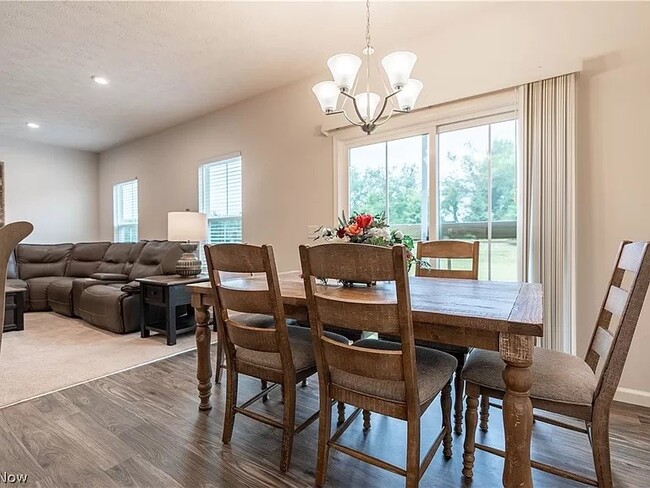 Eat in kitchen area - 3383 Jackson Park Dr NW