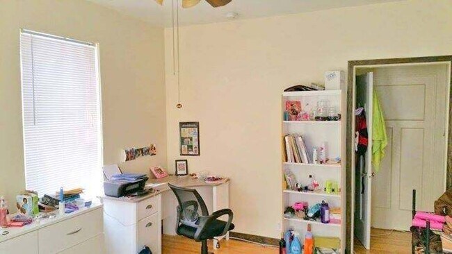 Building Photo - 643 Library Pl