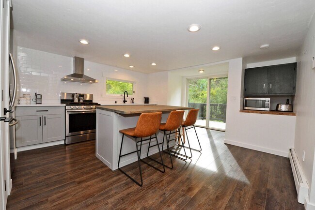 Foto del edificio - 1090 Walnut Circle