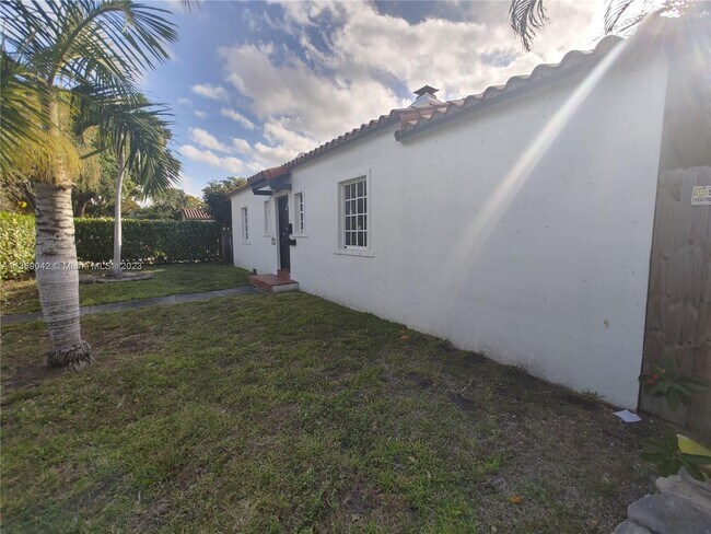 Building Photo - 9760 N Miami Ave