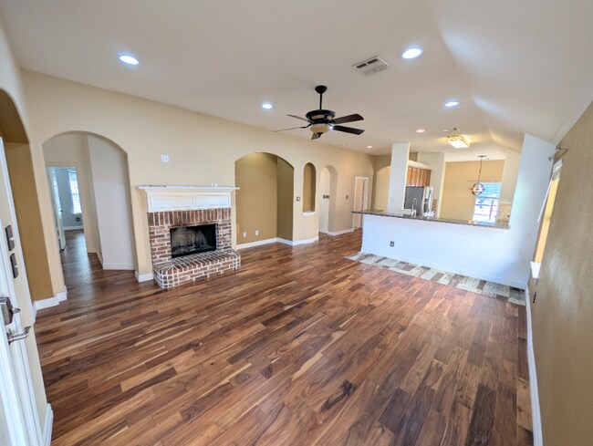 Building Photo - 4701 Tina Dr