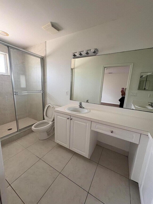 Foto del edificio - 3122 Coral Ridge Dr