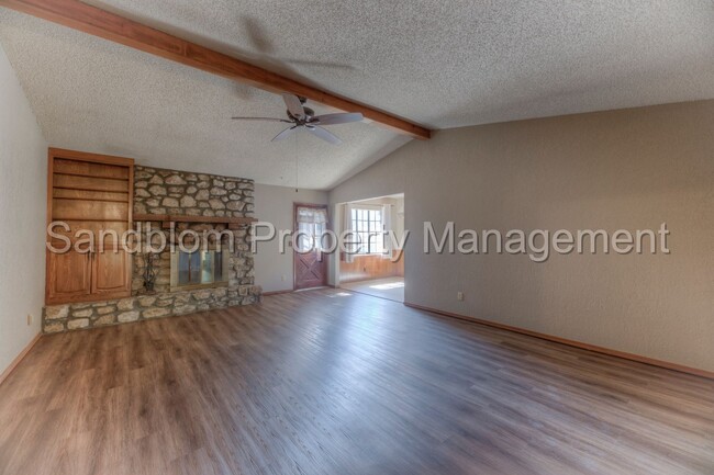 Foto del edificio - For Lease | Owasso | $1600/mo | Available ...