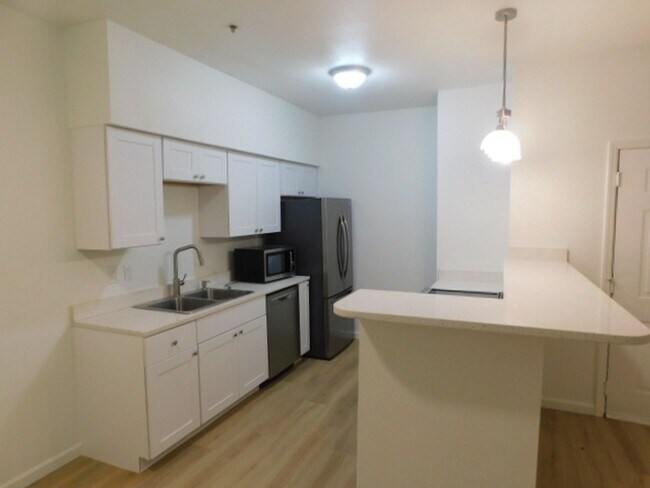 Foto del edificio - Mid Island condo for rent