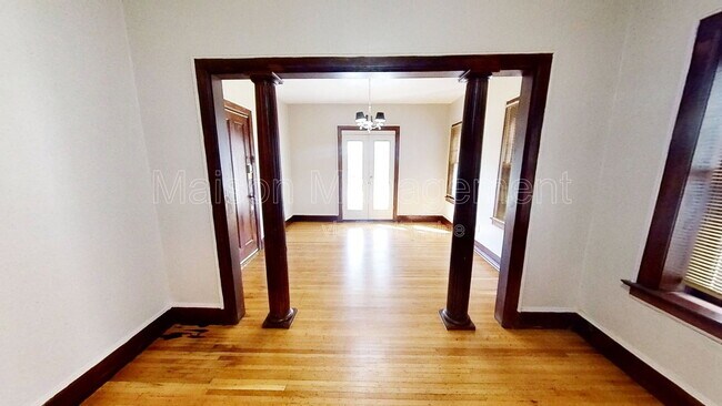 Foto del edificio - 100 Laburnam Crescent