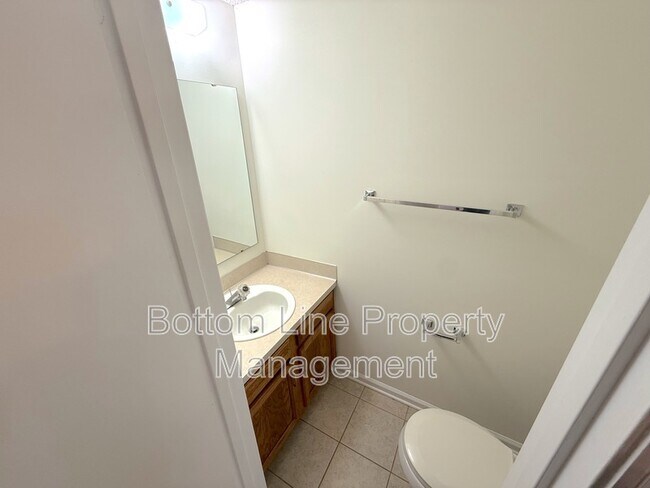 Foto del edificio - 6330 Windsor Gate Ln