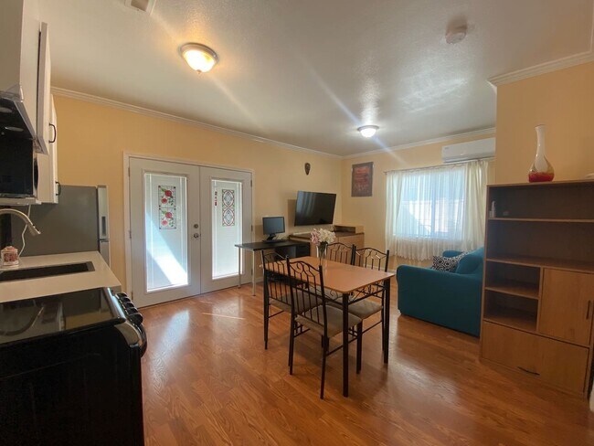 Building Photo - 2524 Nightingale Dr